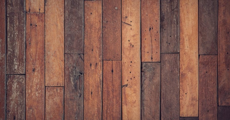 Comparer parquet massif et parquet contrecollé : lequel choisir ?